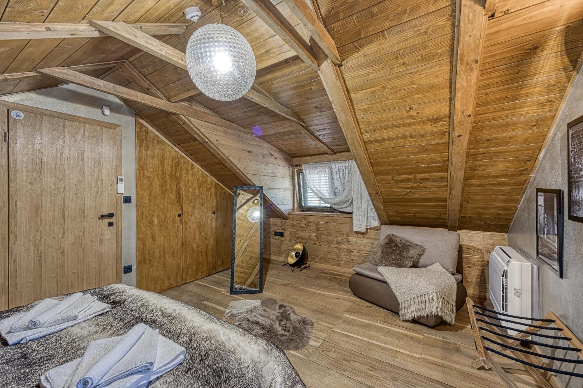 Lasinja Zagreb, Kuca Za Odmor Swan River Holiday House מראה חיצוני תמונה
