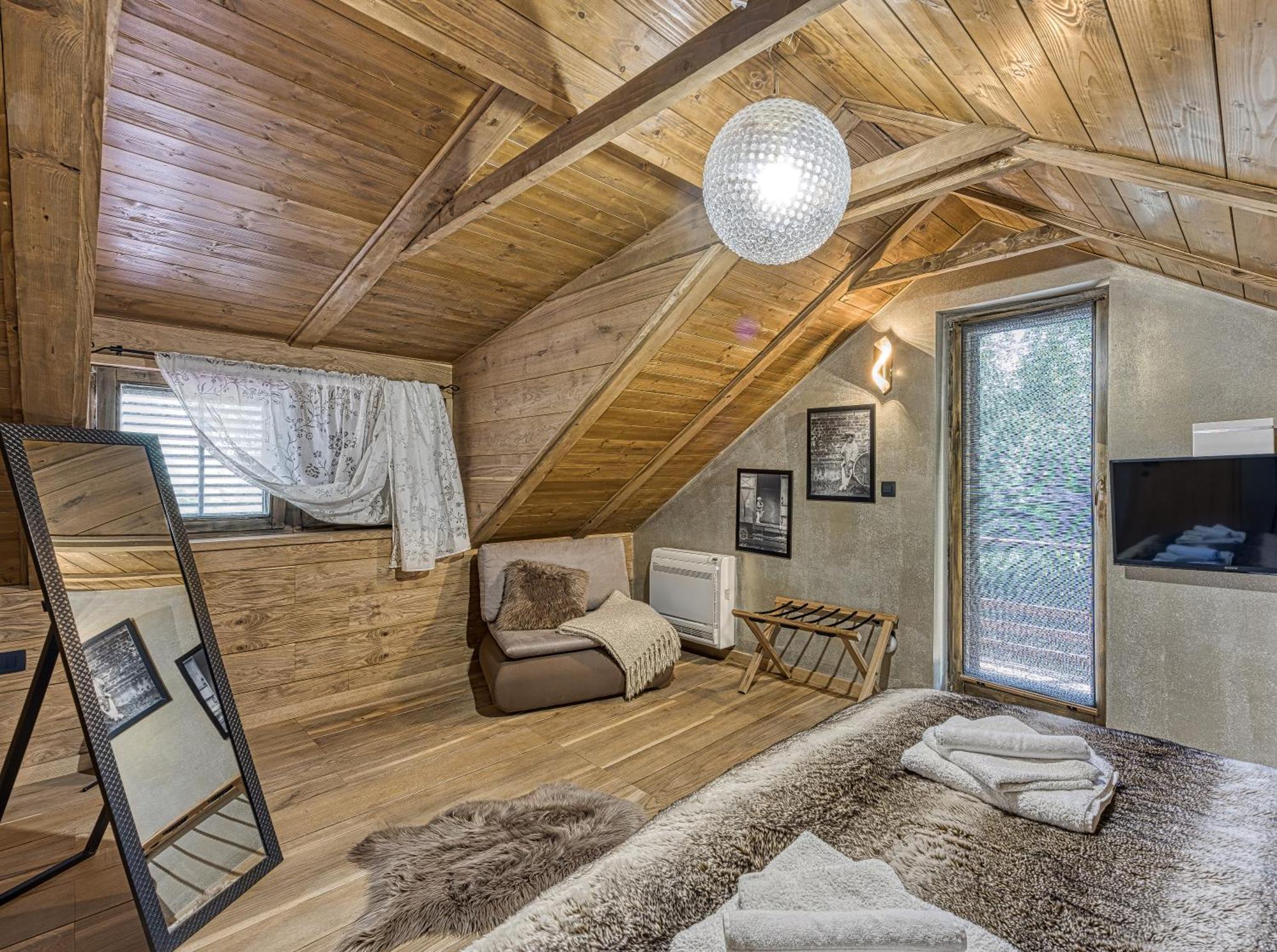 Lasinja Zagreb, Kuca Za Odmor Swan River Holiday House מראה חיצוני תמונה