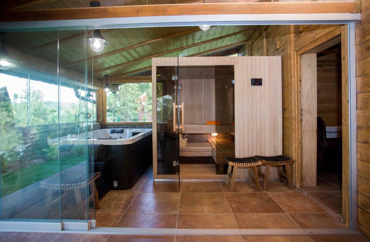 Lasinja Zagreb, Kuca Za Odmor Swan River Holiday House מראה חיצוני תמונה